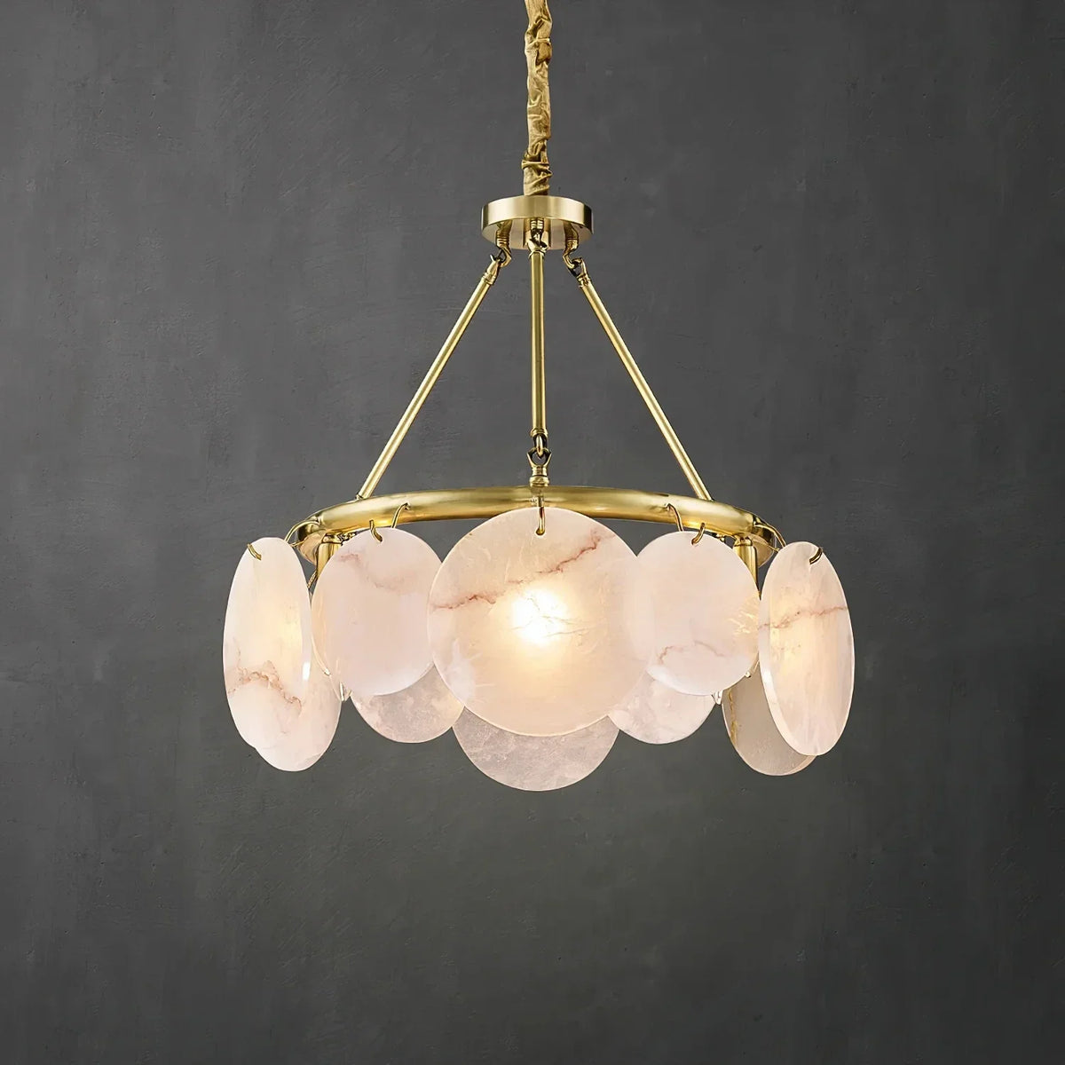How to Choose Luxury Lighting for a Modern Home: Scale, Materials, and Room-by-Room Warmth