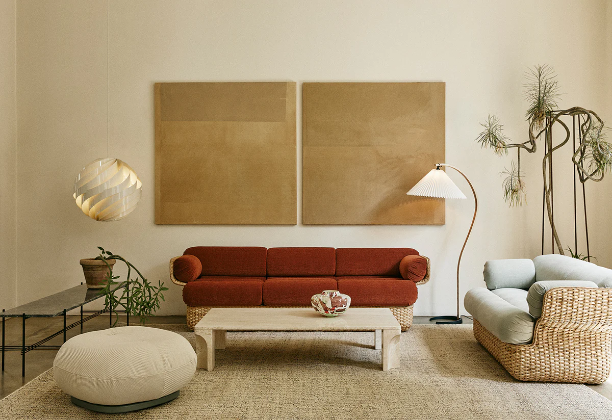 The Timeless Curve: Why the Caprani Floor Lamp is a Mid-Century Icon