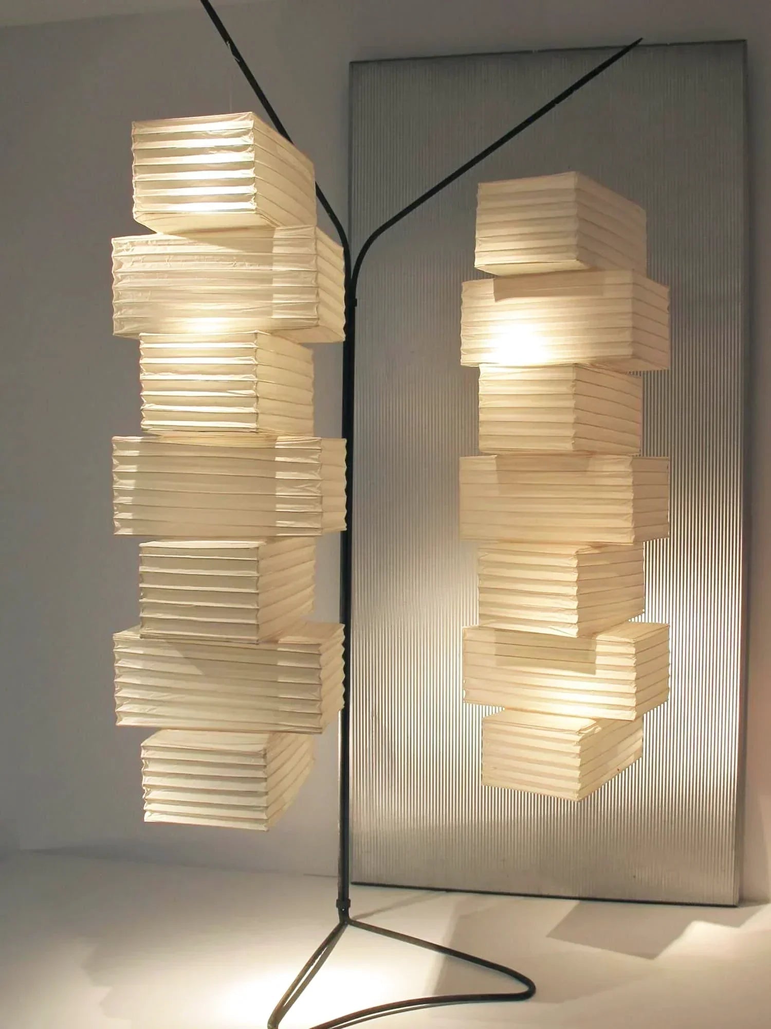 Akari 36N Pendant Light