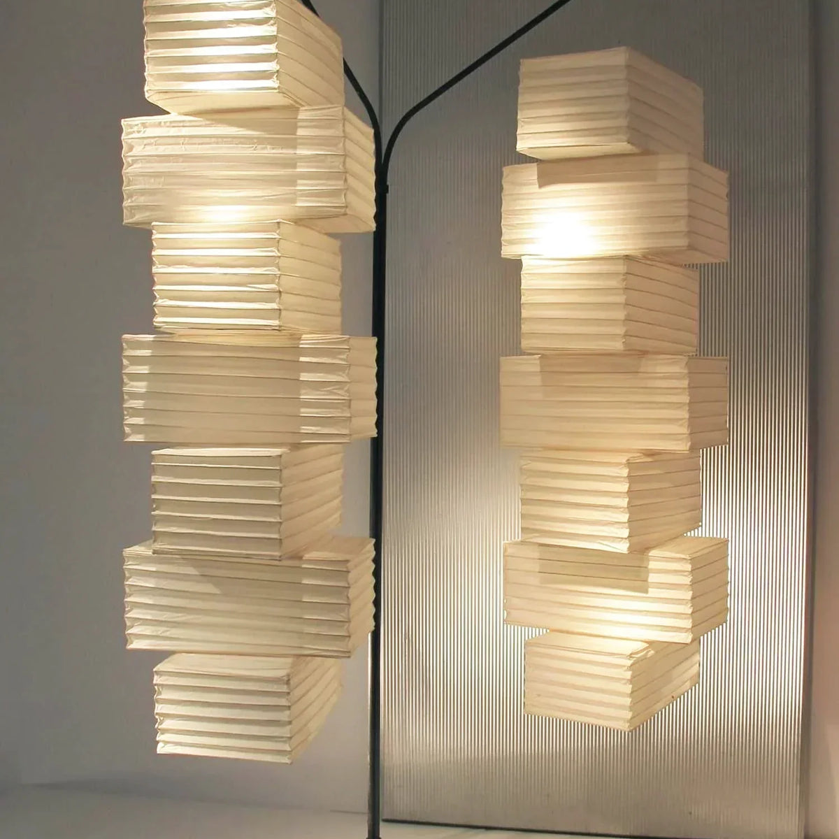 Akari 36N Pendant Light