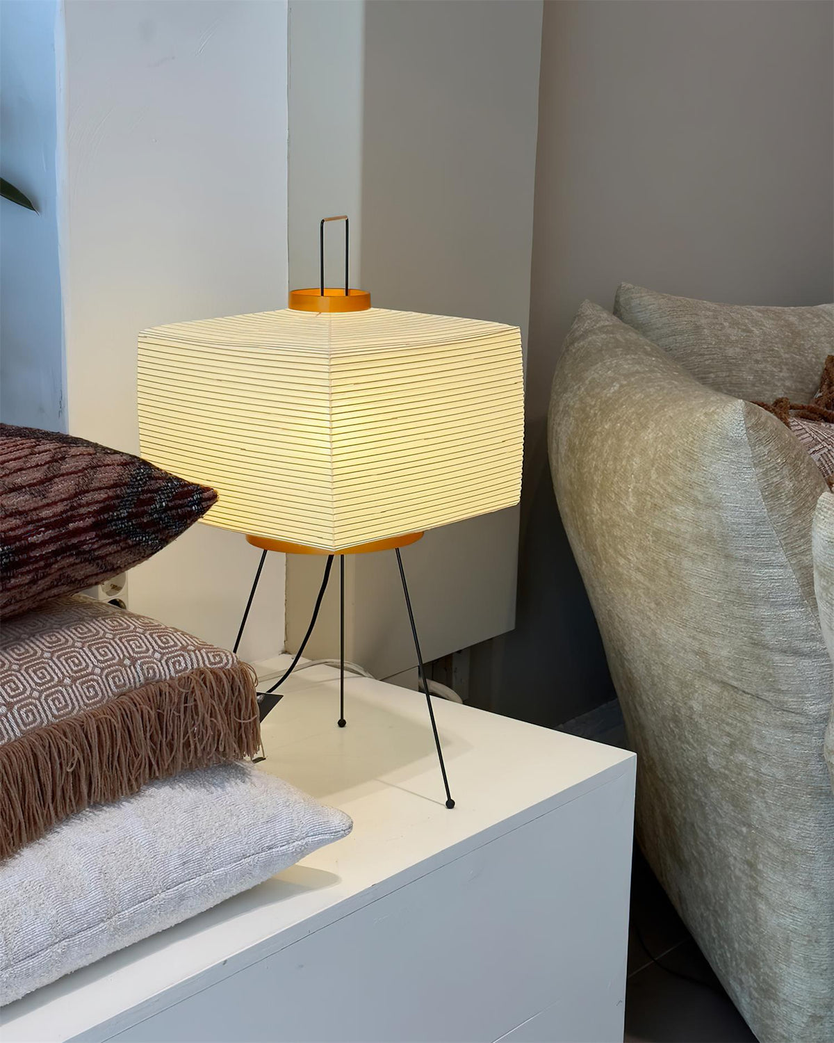 Akari 7A Table Lamp