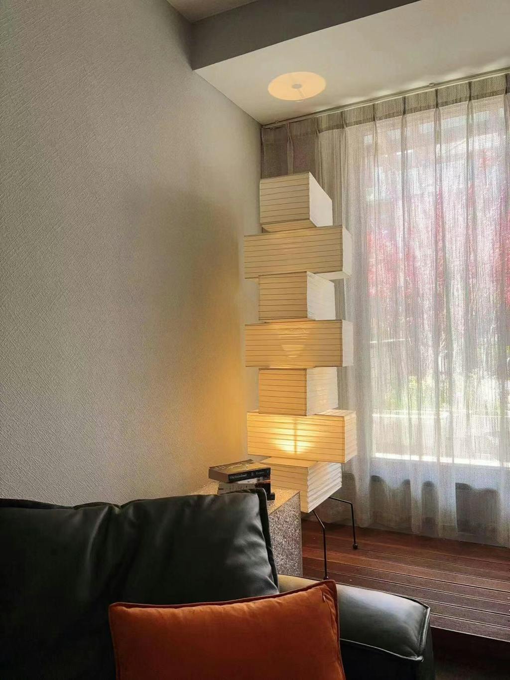 Akari UF4-L10 Floor Lamp