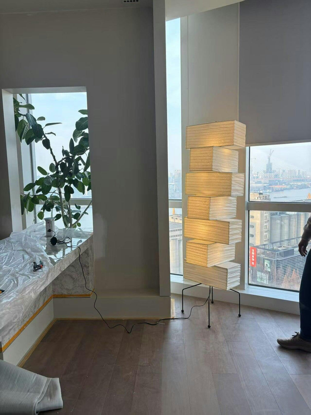 Akari UF4-L10 Floor Lamp