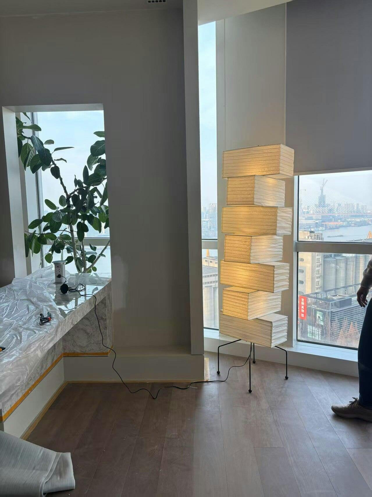 Akari UF4-L10 Floor Lamp