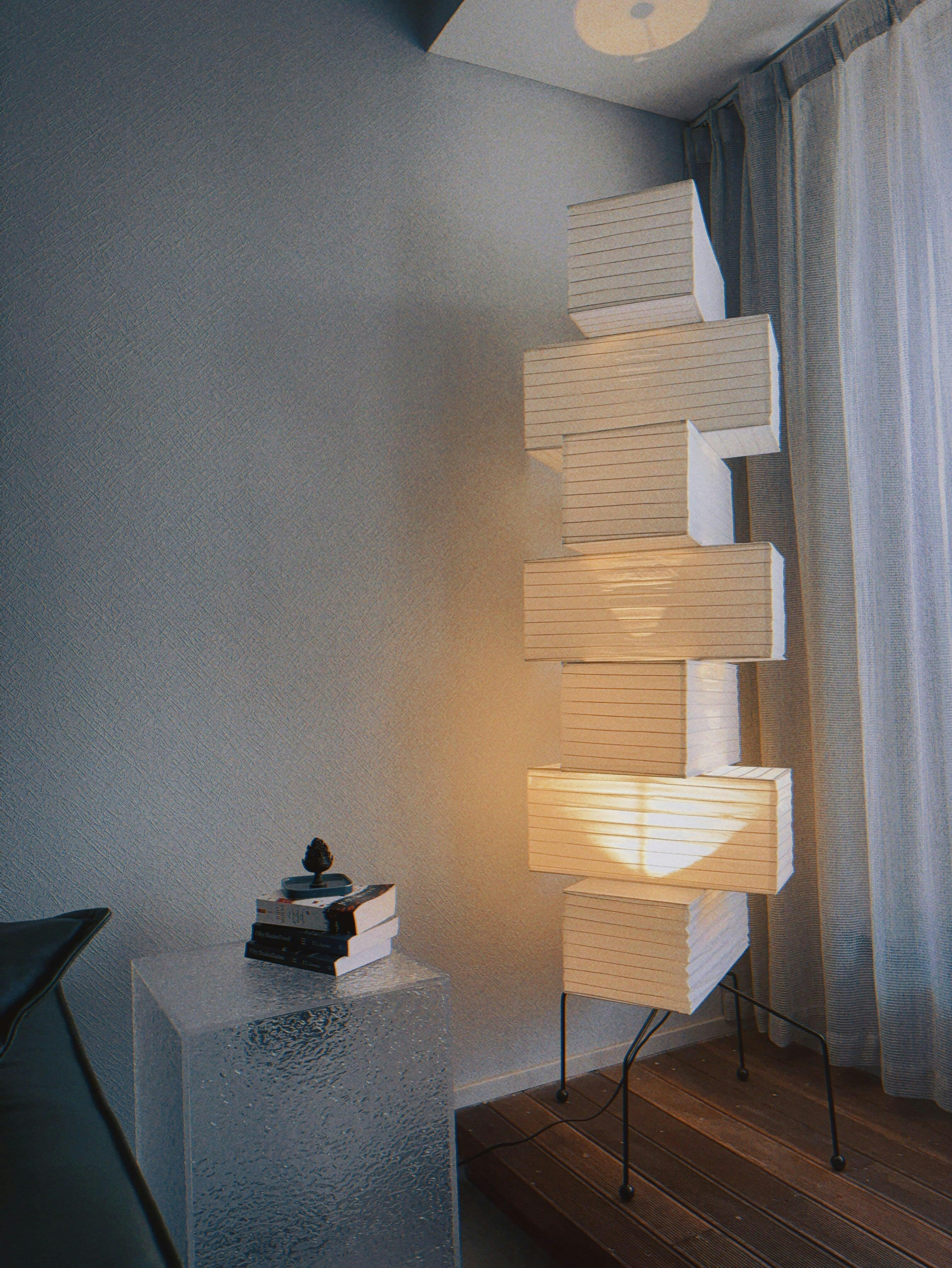 Akari UF4-L10 Floor Lamp