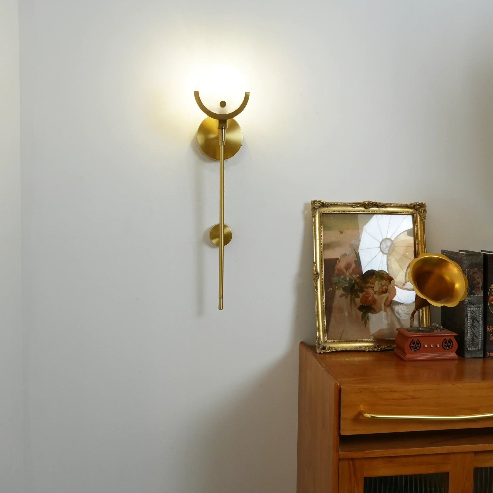 Alabaster-Ava-Messing-Wandleuchte