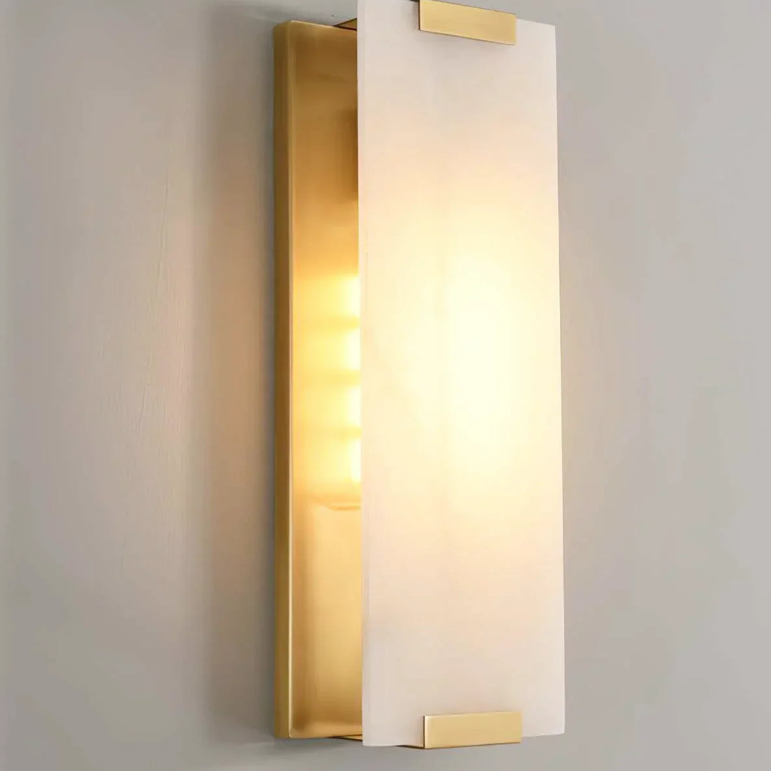 Alabaster Roux Wall Lamp