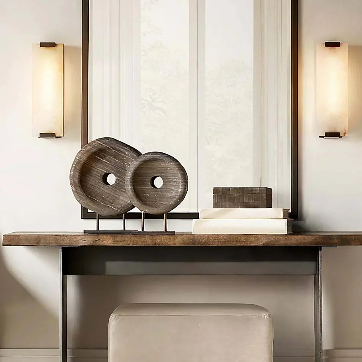 Alabaster Roux Wall Lamp