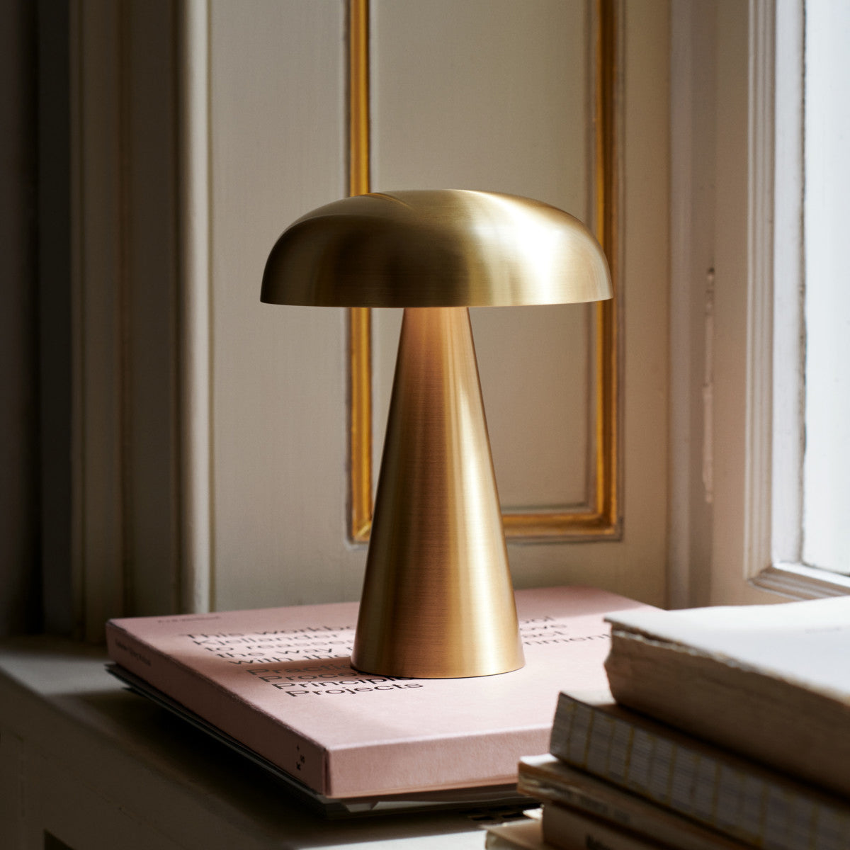 Como Portable Table Lamp