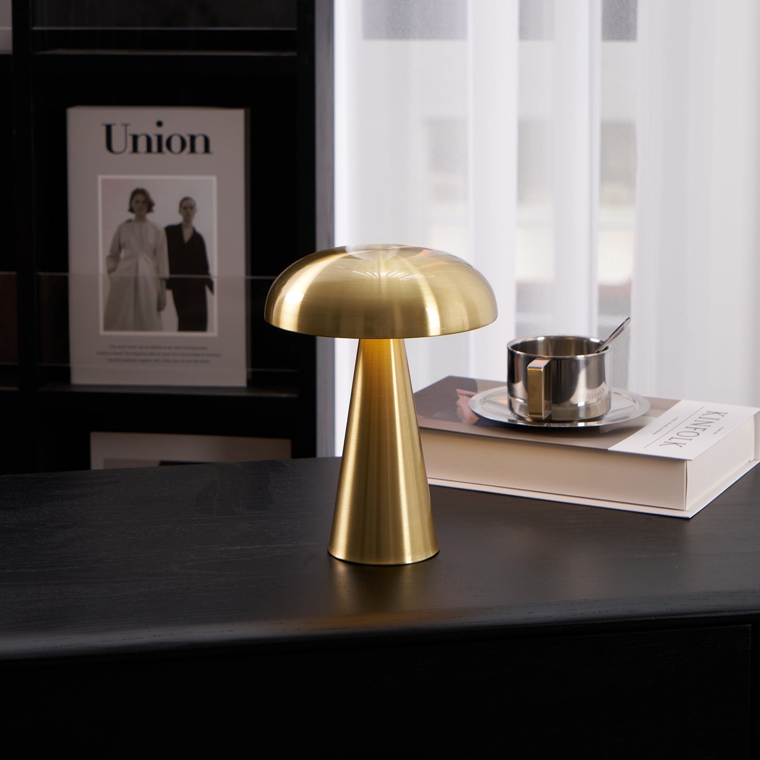 Como Portable Table Lamp