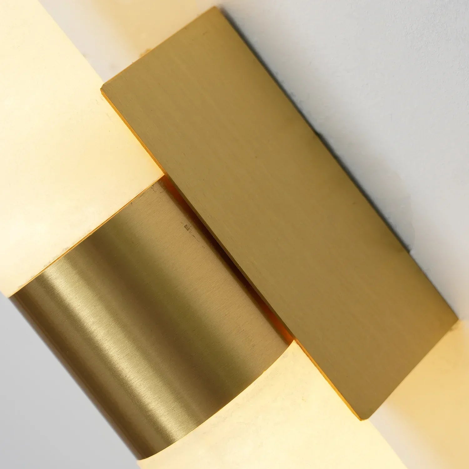 Zylindrische Wandleuchte aus Alabasterlinie