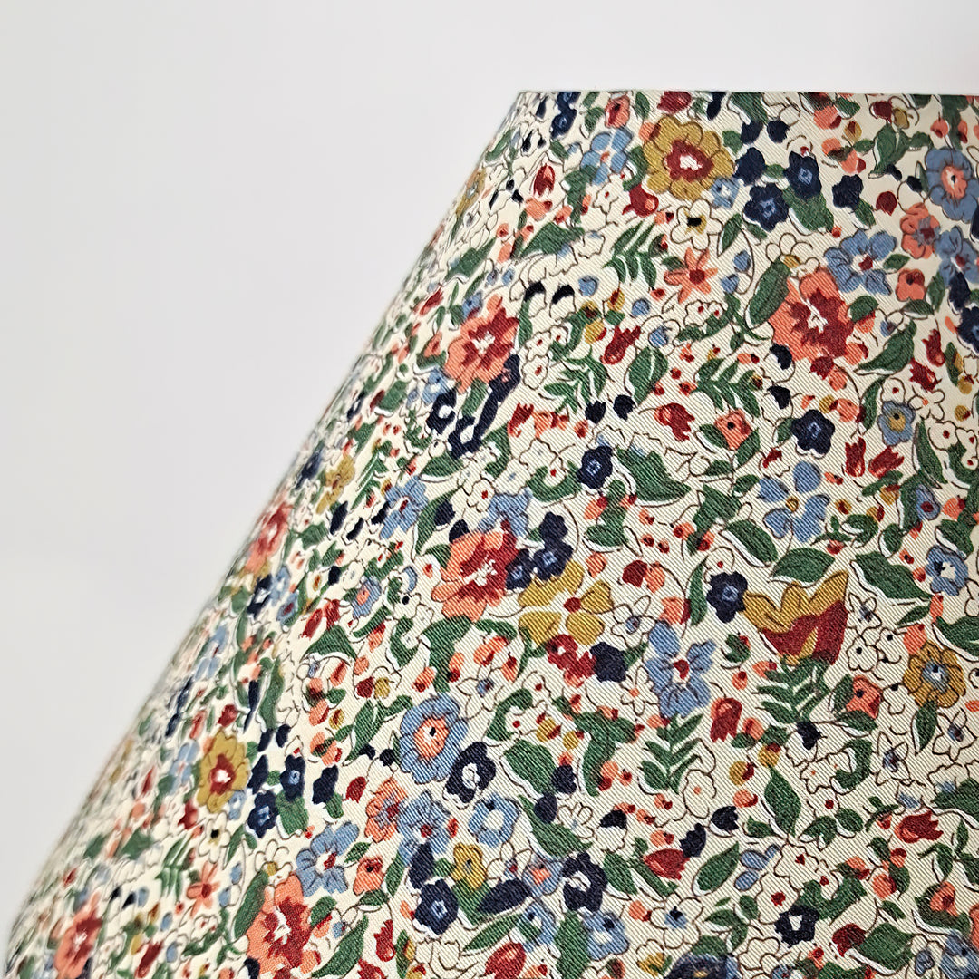 Floral Cone Wood Table Lamp