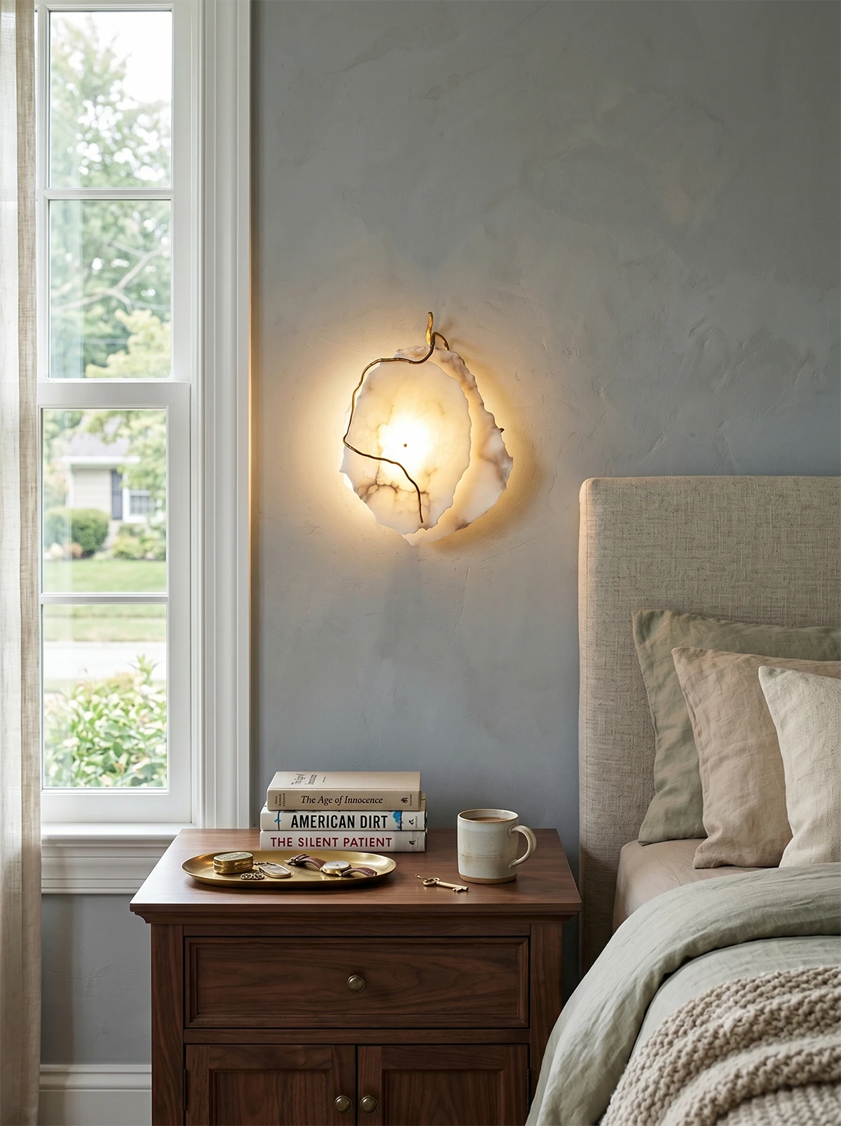 Irregular Alabaster Brass Wall Lamp