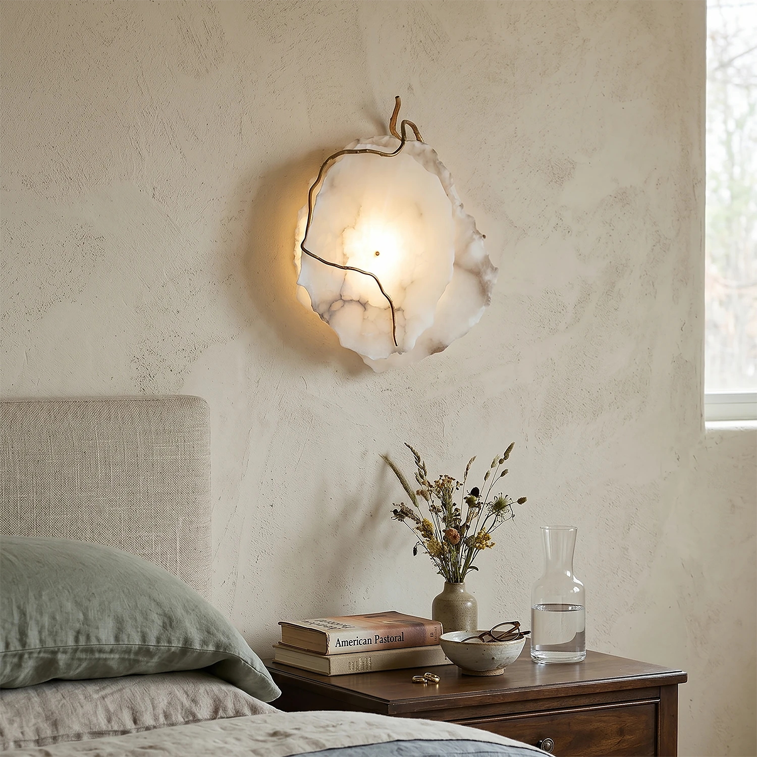 Irregular Alabaster Brass Wall Lamp