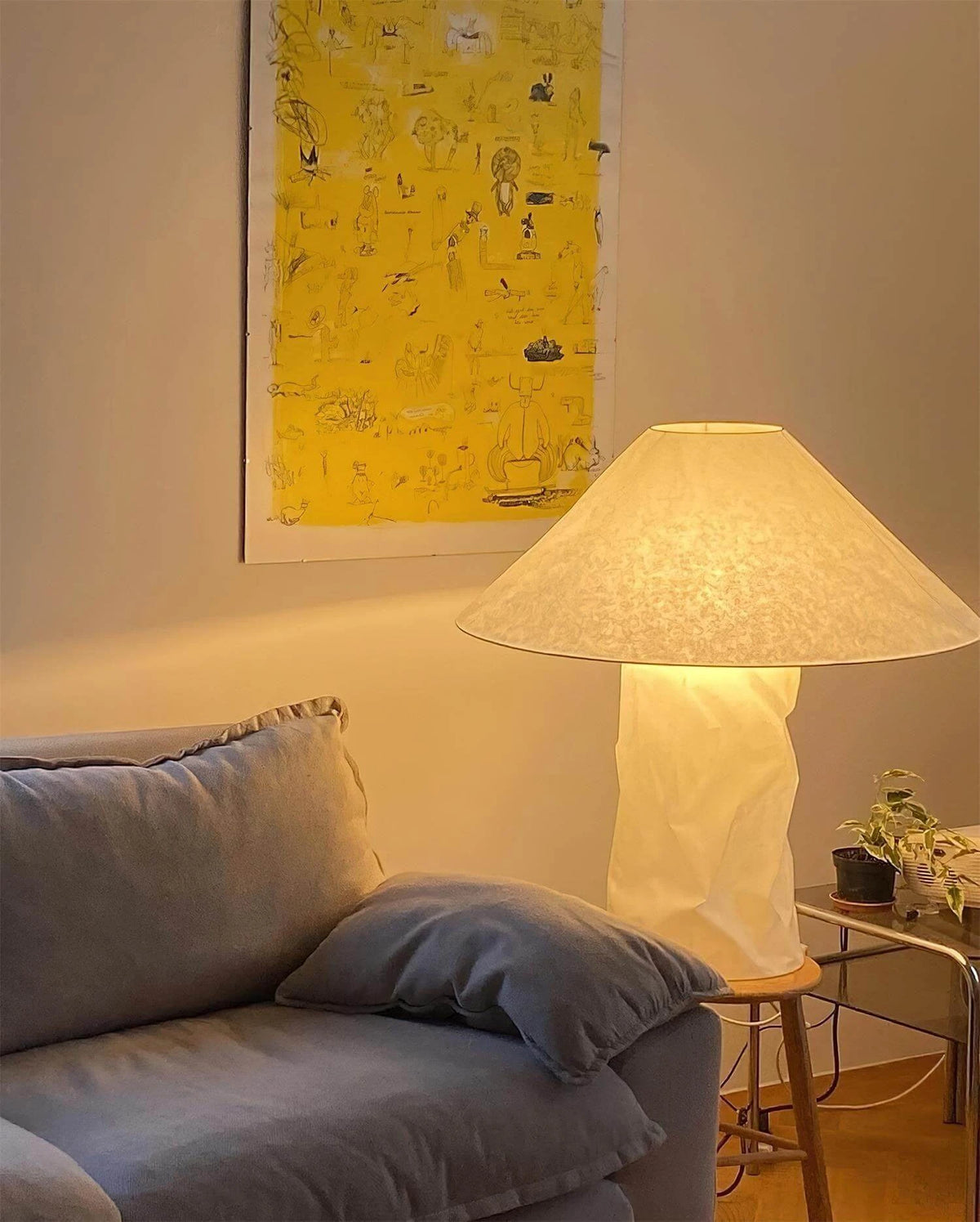 Modern Pleated Accent Table Lamp in Evening Living Room