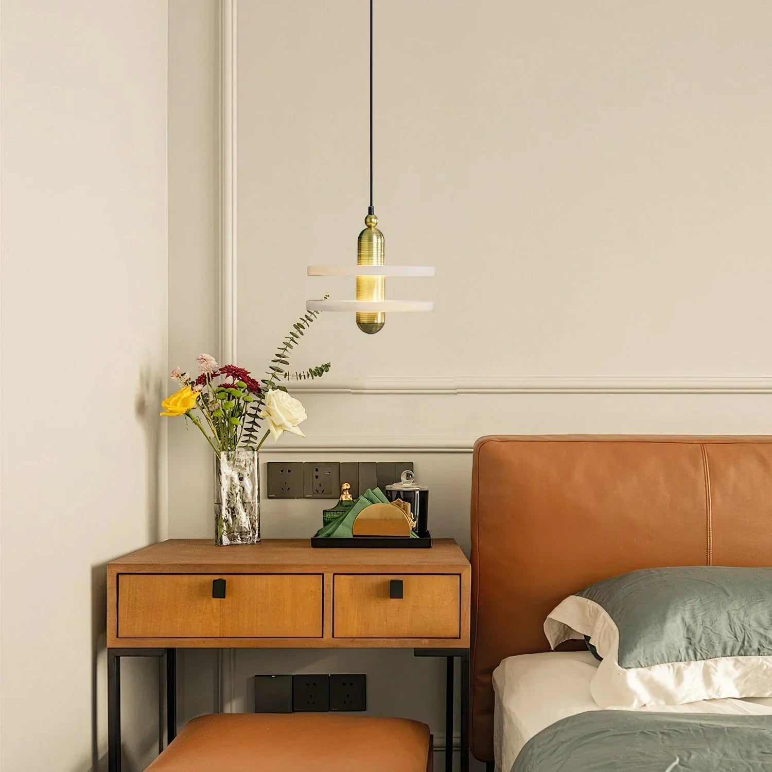 Comet Alabaster Pendant Lamp