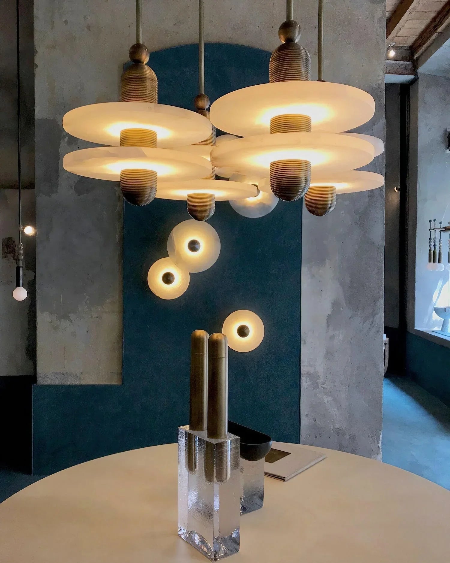 Comet Alabaster Pendant Lamp