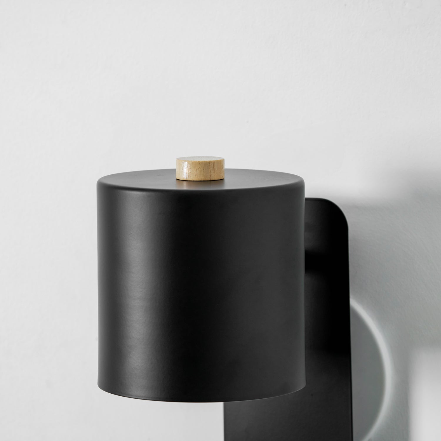 Metal Minimalist Wall Sconce
