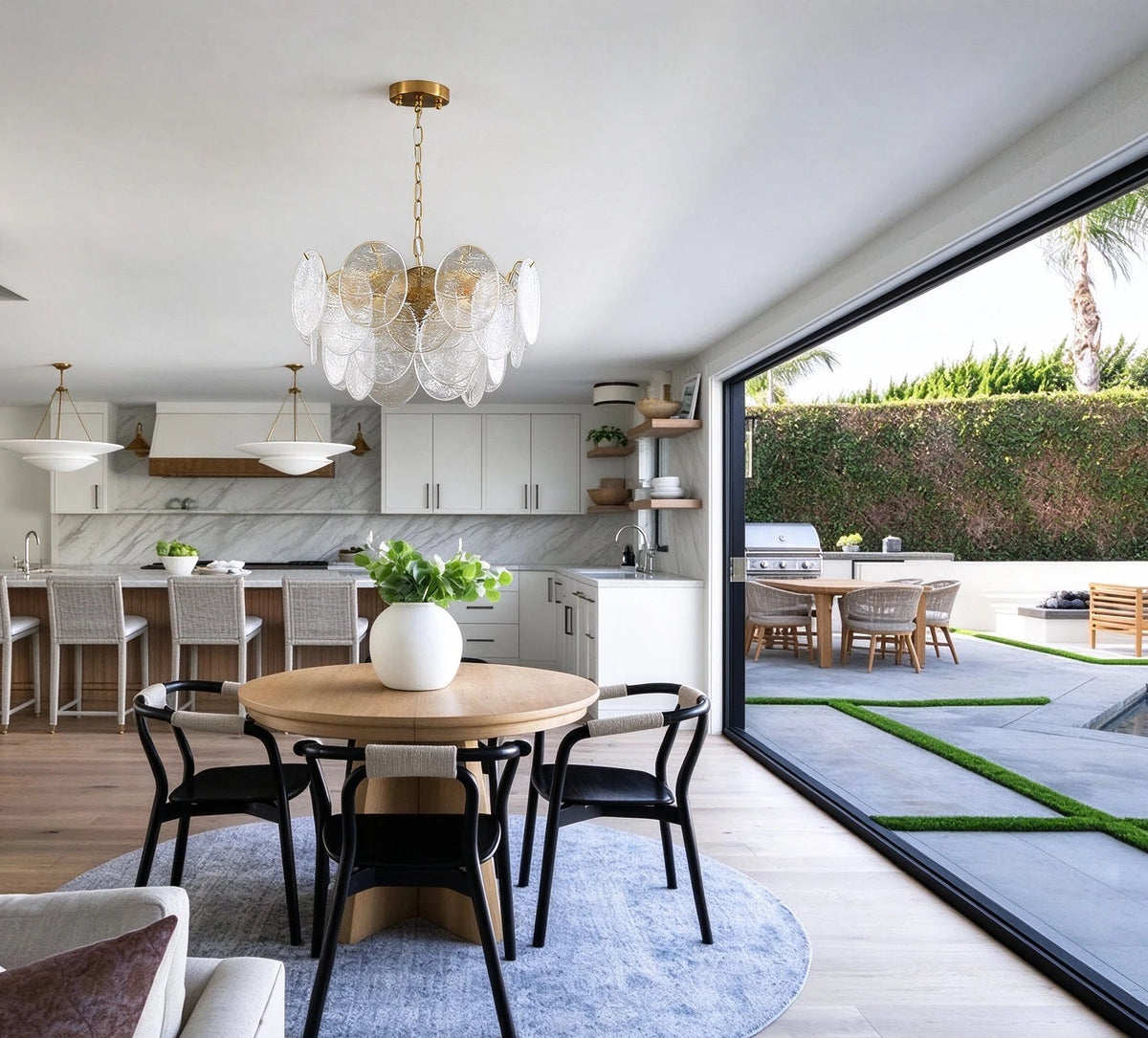 Modern Disc Art Glass Chandelier in Open Plan Kitchen Dining