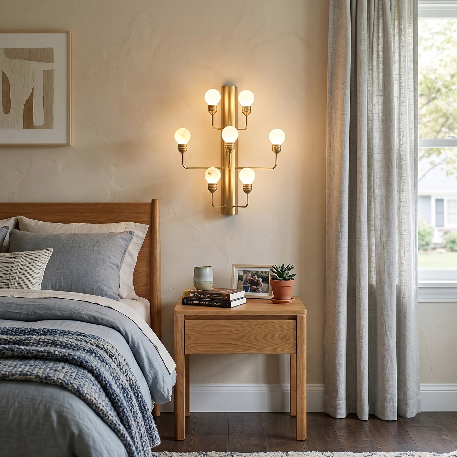 Raggiera Alabaster Globe Wall Sconce