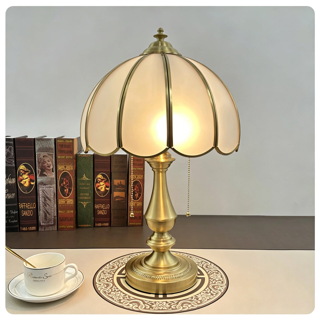 Retro Cream Shell Table Light