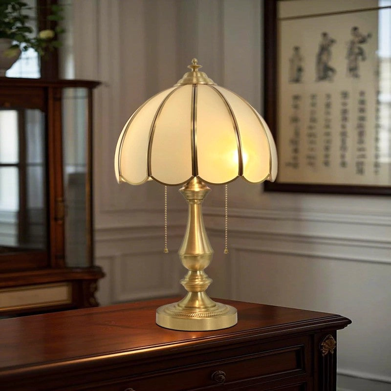 Retro Cream Shell Table Light