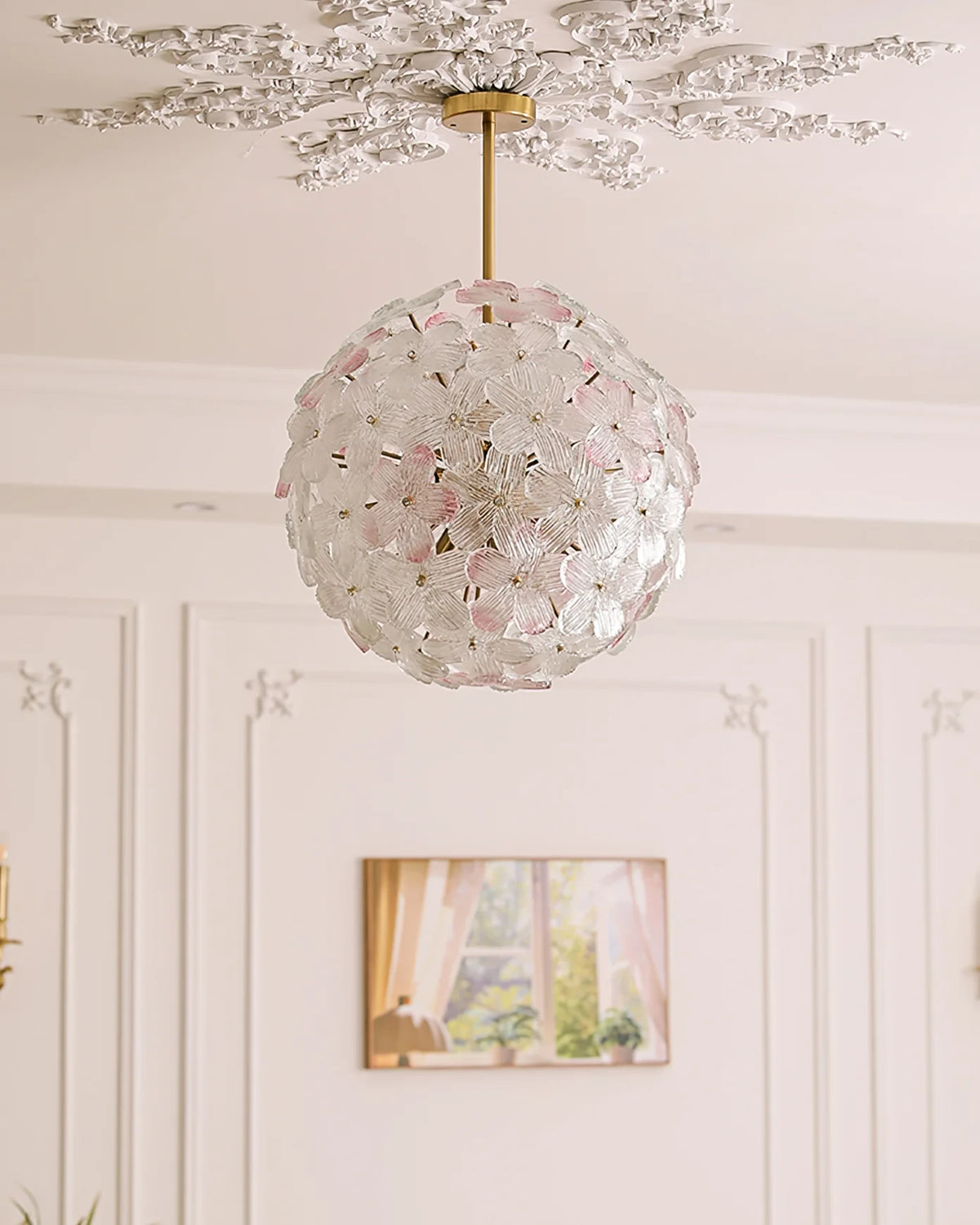 Illuminated Modern Light Hydrangea Petal Art Glass Globe Pendant Light Studio Display