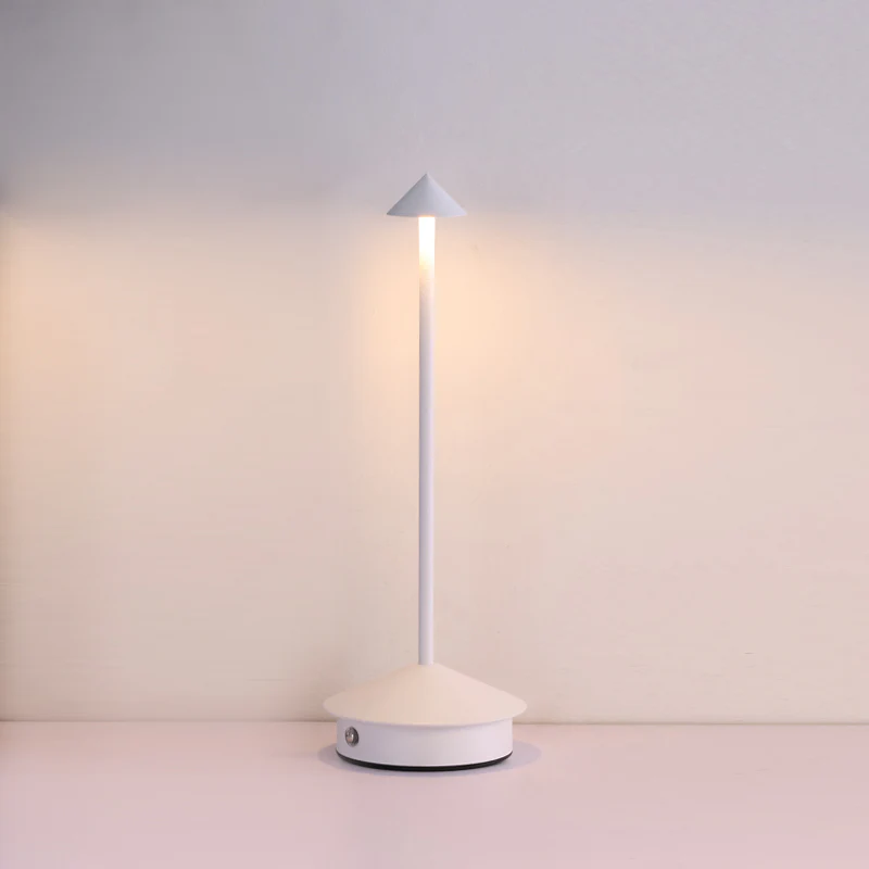 Verve Wireless Task Lamp