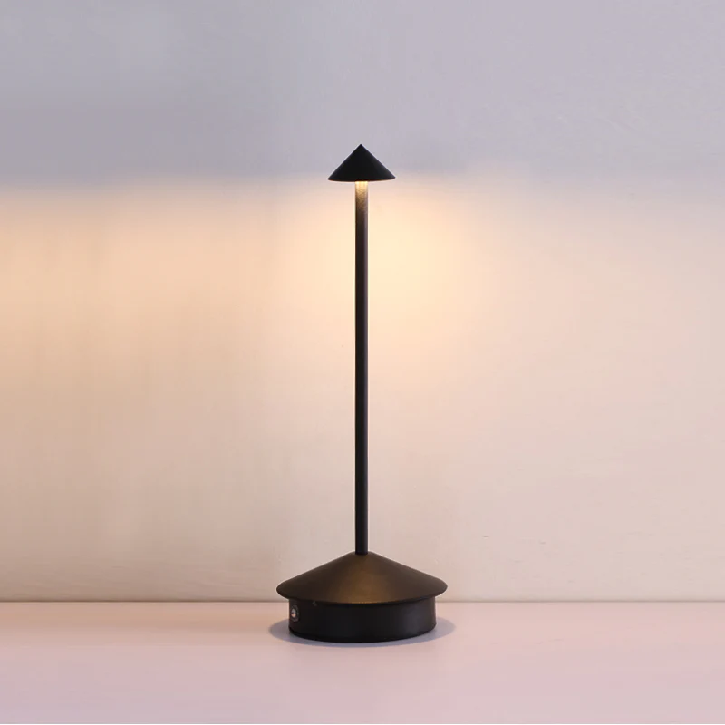 Verve Wireless Task Lamp